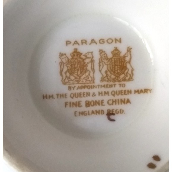 Paragon Teacup Saucer Bluebell Medallion Heavy Gold Gilt Double Warrant Vtg 40s - Picture 9 of 16